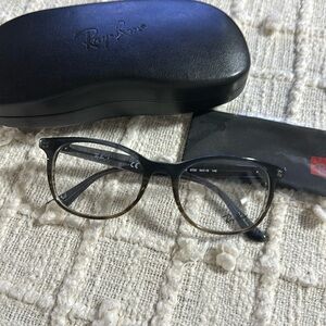 Ray-Ban MODEL CODE RB5356 5766  52-19 145

PRESCRIPTION LENSES